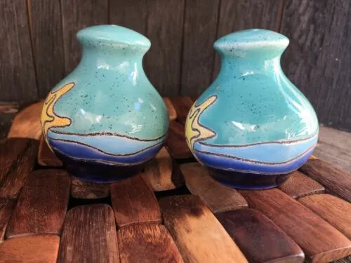 Artesa Hand Painted Salt And Pepper Shakers Made In Ecuador