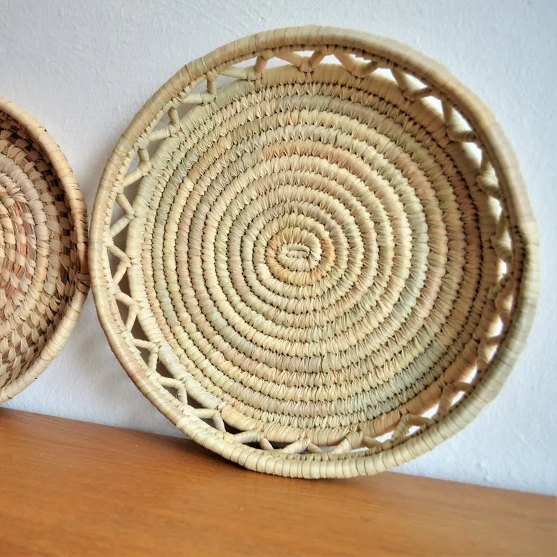 Round bread tray from palm wicker